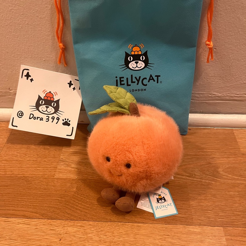 Jellycat Amuseables Peach – Authentic & Adorable
Brand NWT